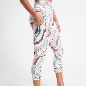 Athleta Ultimate Stash Pocket Printed Capri